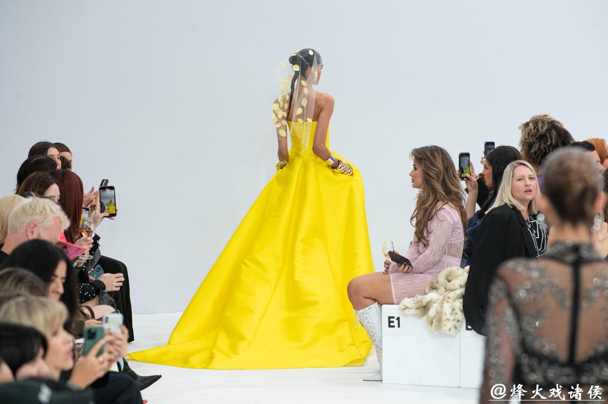 当澳网赛场变成时尚秀场……